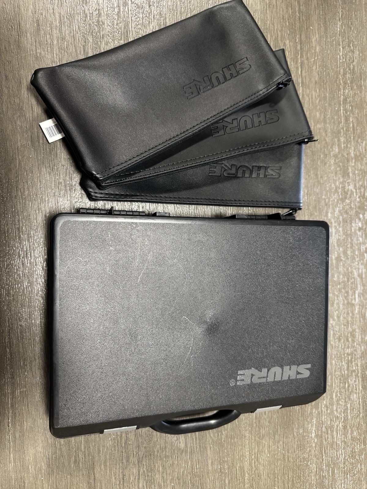 Shure plastic hard shell carry case (no Foam) + 3 Shure Carrying Bags.
