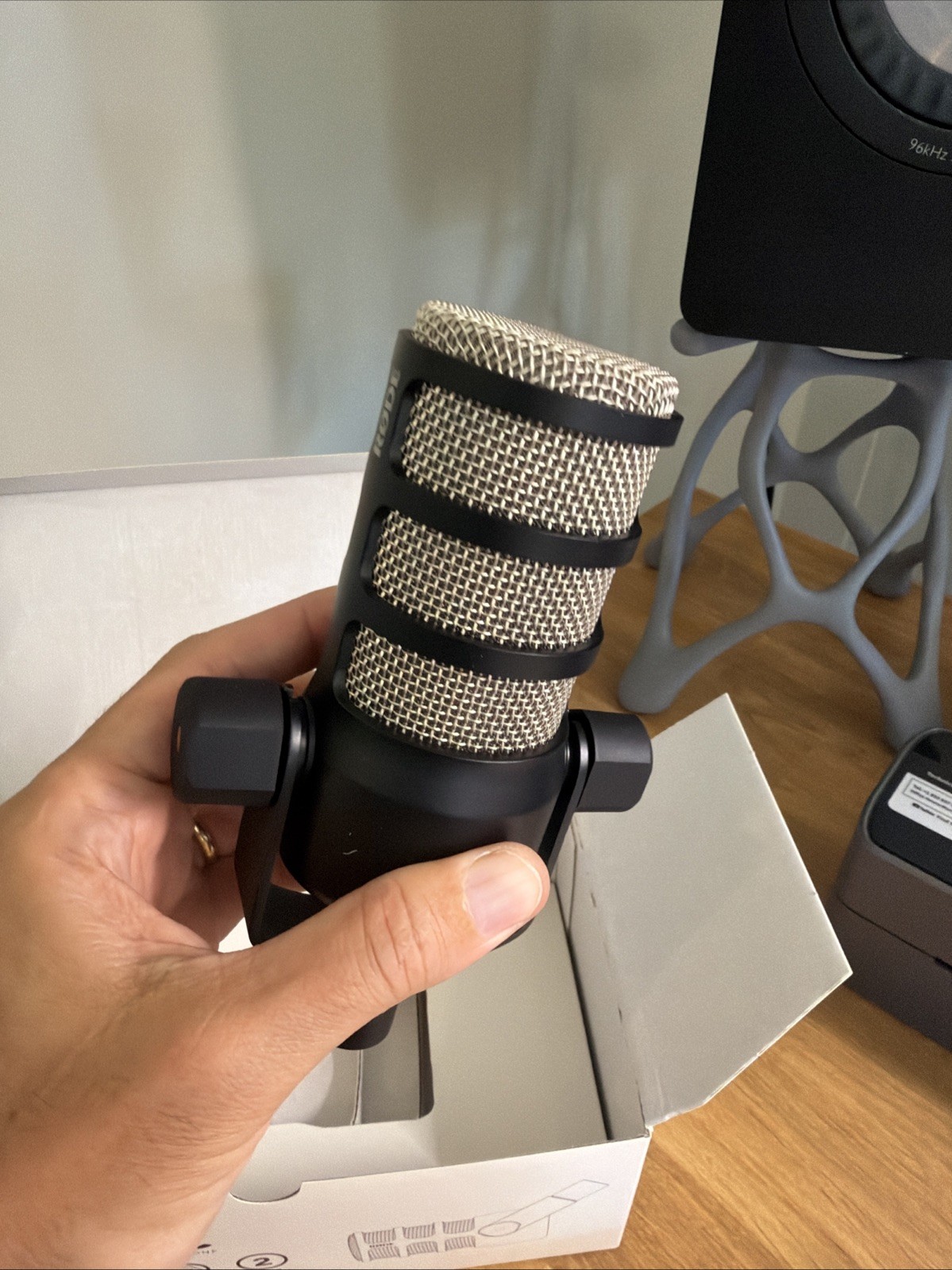 RODE PodMic Dynamic Podcasting Microphone Including Cable !!