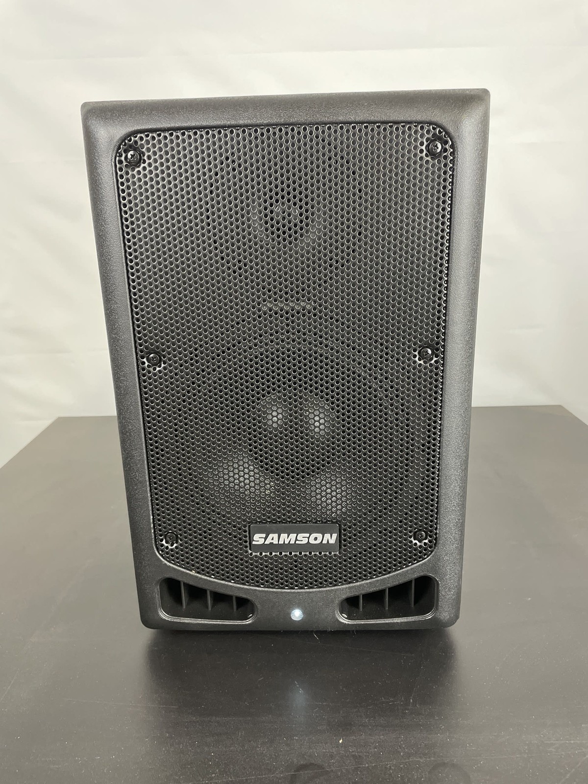 Open Box Samson XP208w Expedition Rechargeable Portable PA System, Wireless Hand