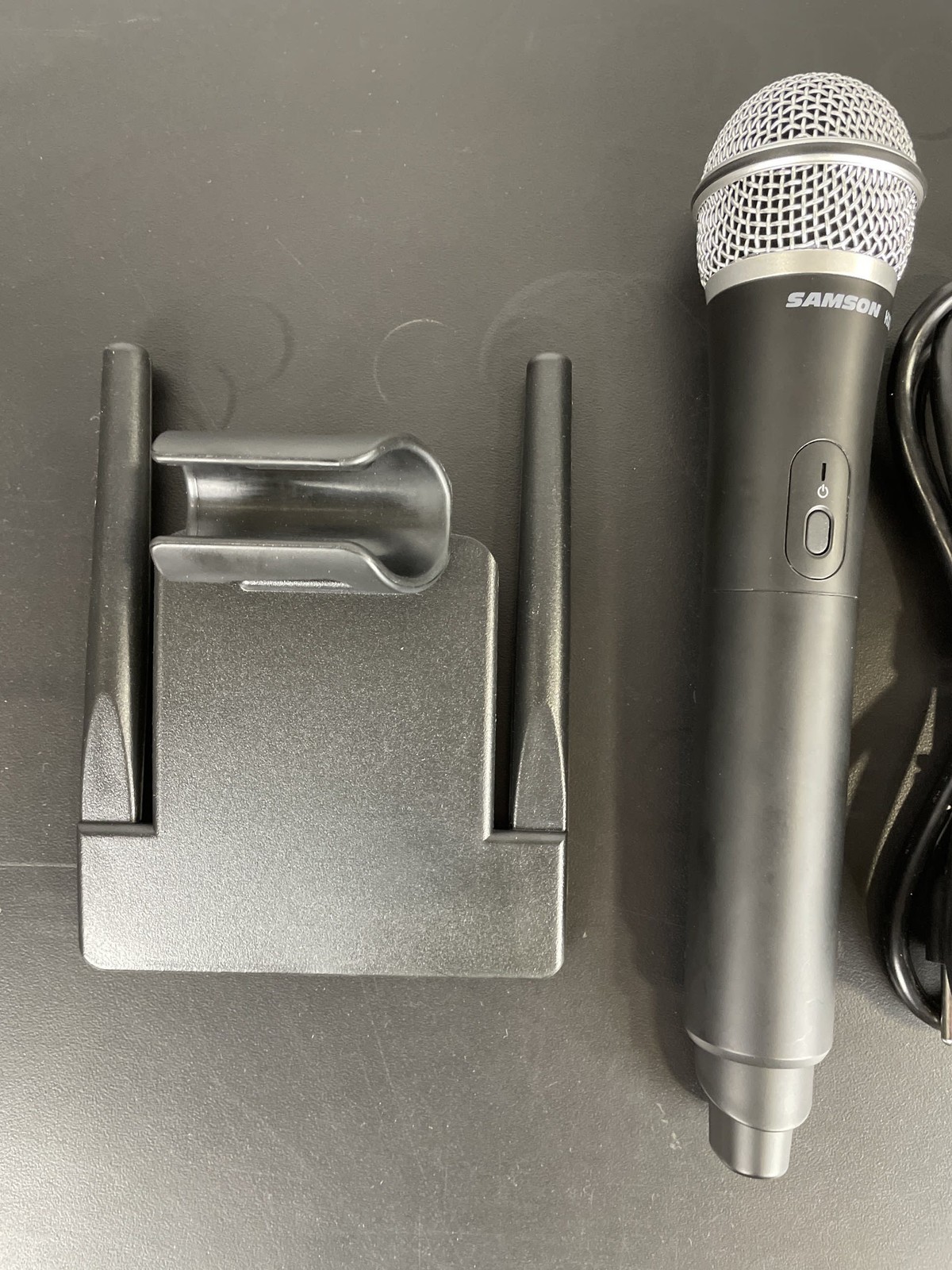 Open Box Samson XP208w Expedition Rechargeable Portable PA System, Wireless Hand