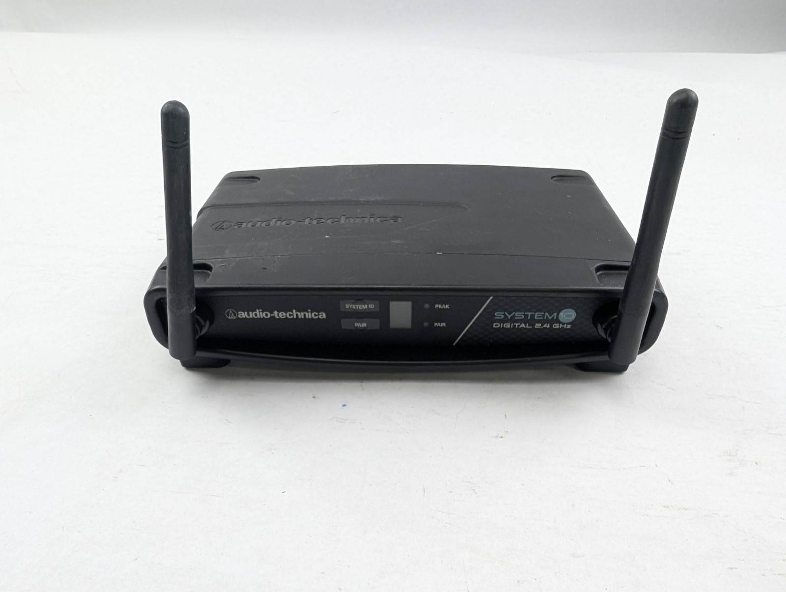 Audio Technica ATW-R1100 System 10 Digital Wireless Receiver – UNIT ONLY