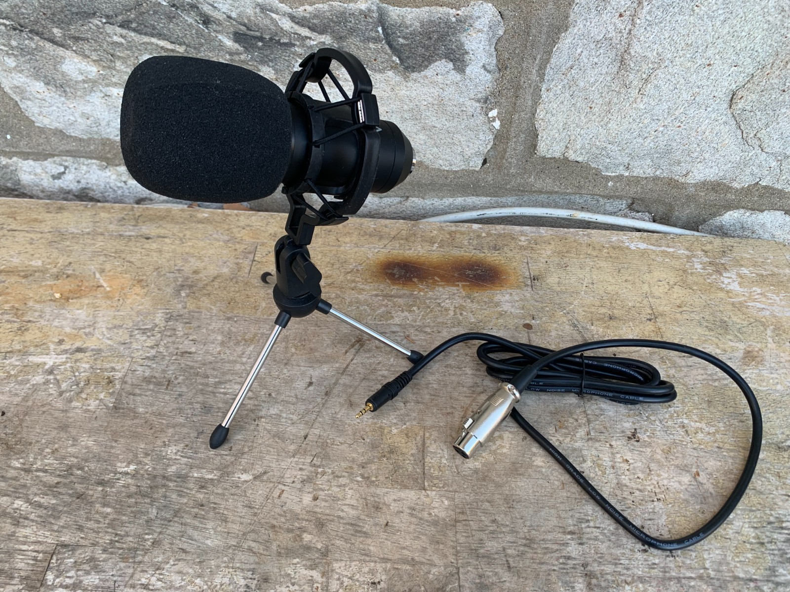 Vivitar VIVMIC826 Podcast Desk Mount Microphone Mic With Tripod Stand & Cord