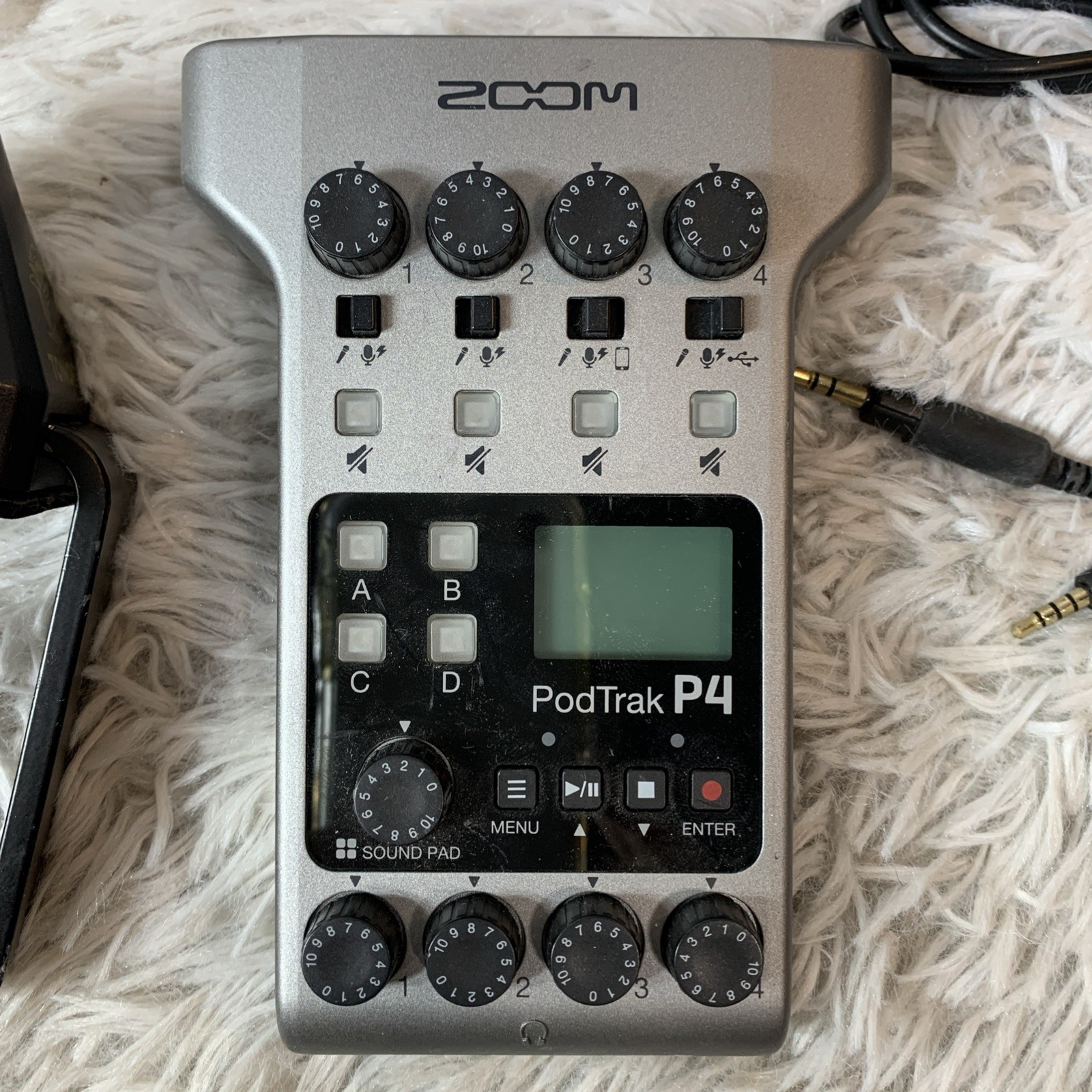 Zoom PodTrak P4 Multitrack Podcast Recorder & Condenser Microphone Set, Untested