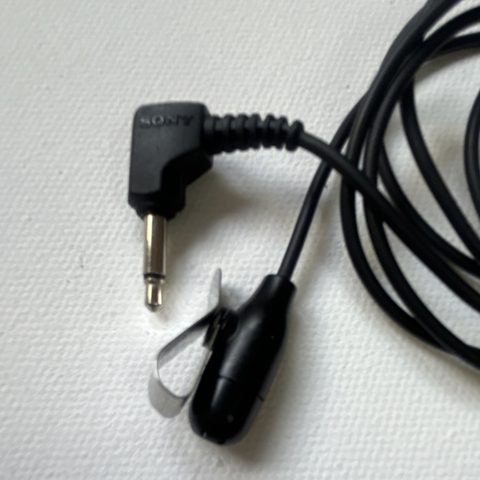 Sony Lavalier Lapel Microphone Wired 3.5mm (1/8 in) TRS Clip Black