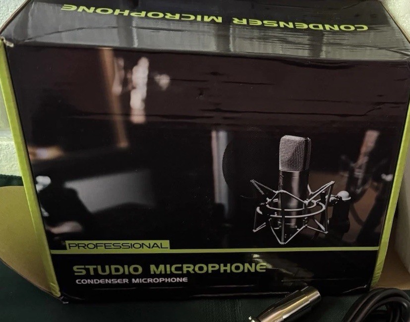 Studio Condenser Microphone Kit, Wired 3.5mm (1/8in) TRS, Silver w/ Shock Mount