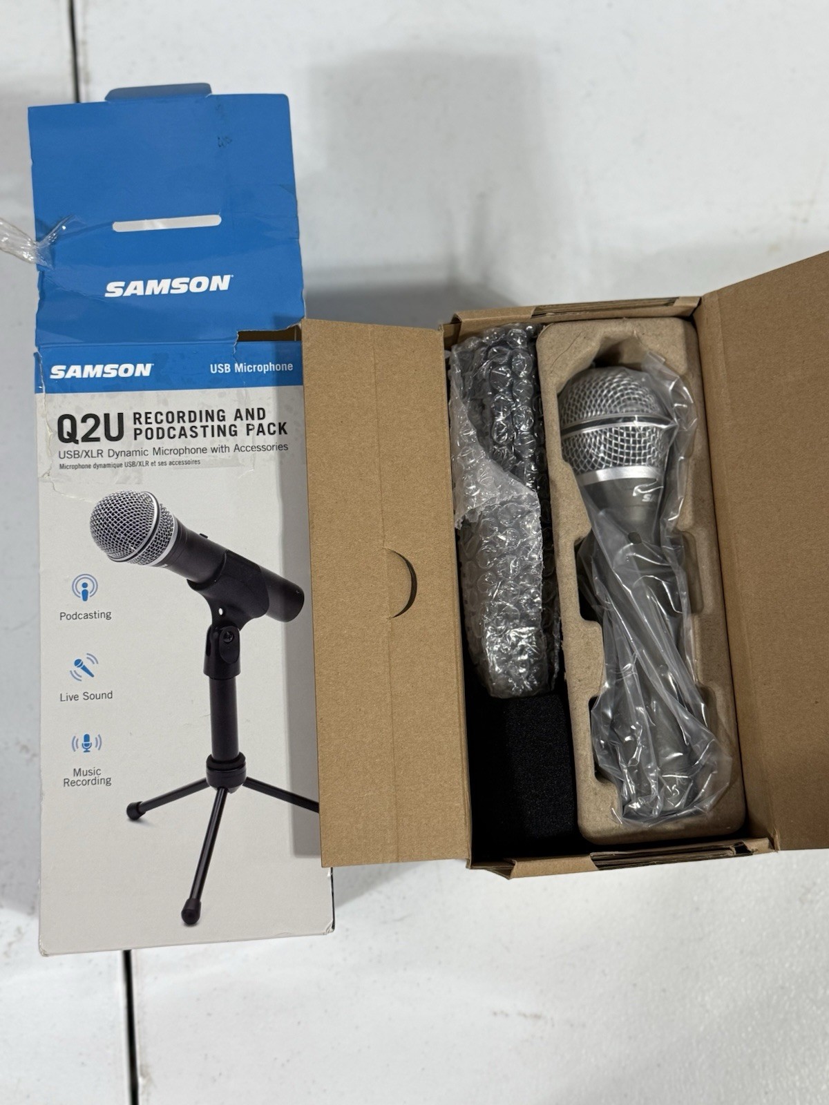 Samson Q2U USB/XLR Recording & Podcasting Microphone Pack – Complete in Box