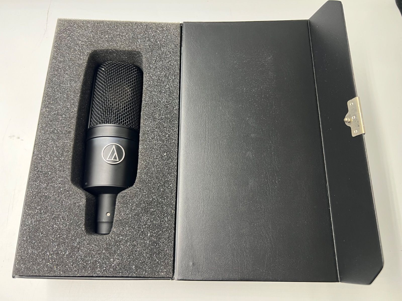 Audio-Technica AT4040 Black Cardioid Condenser Microphone Used Tested w/box
