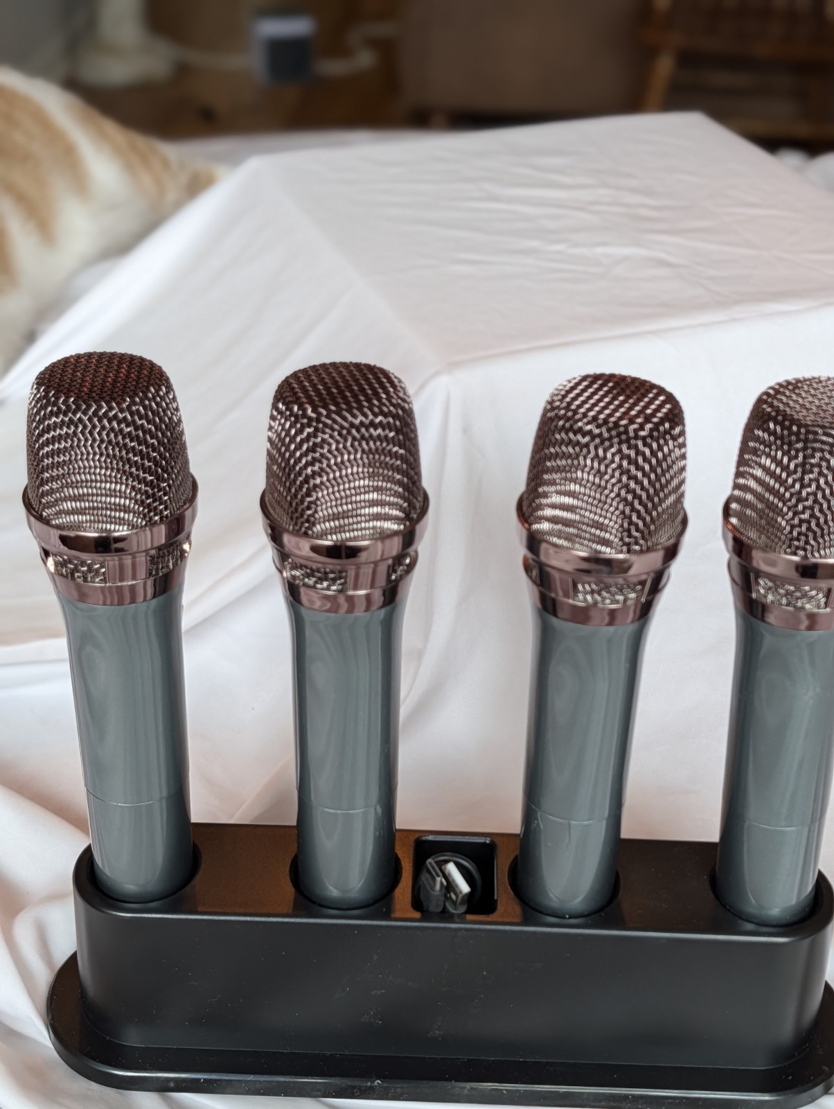 A Set Of 4 Heikuding dynamic microphone