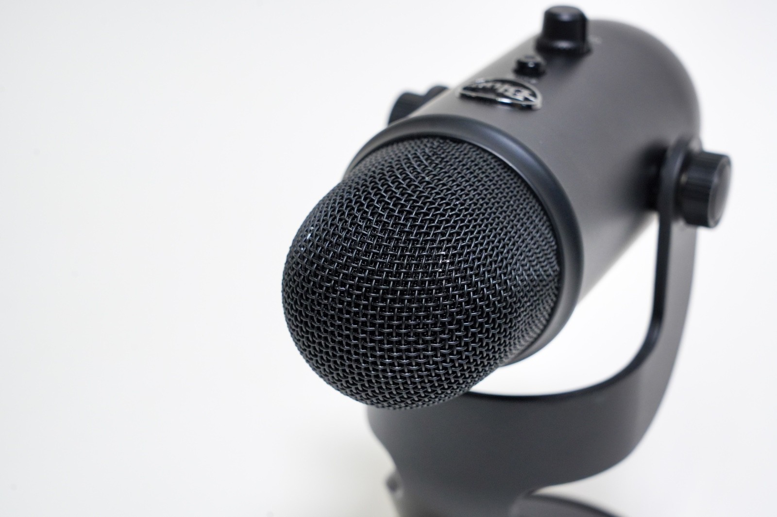 Blue Yeti Professional Multi-Pattern USB Condenser Microphone