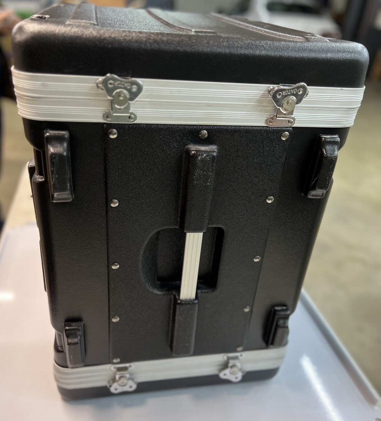 Shure SLX4/Wireless System w/ GATOR Flight Case #2