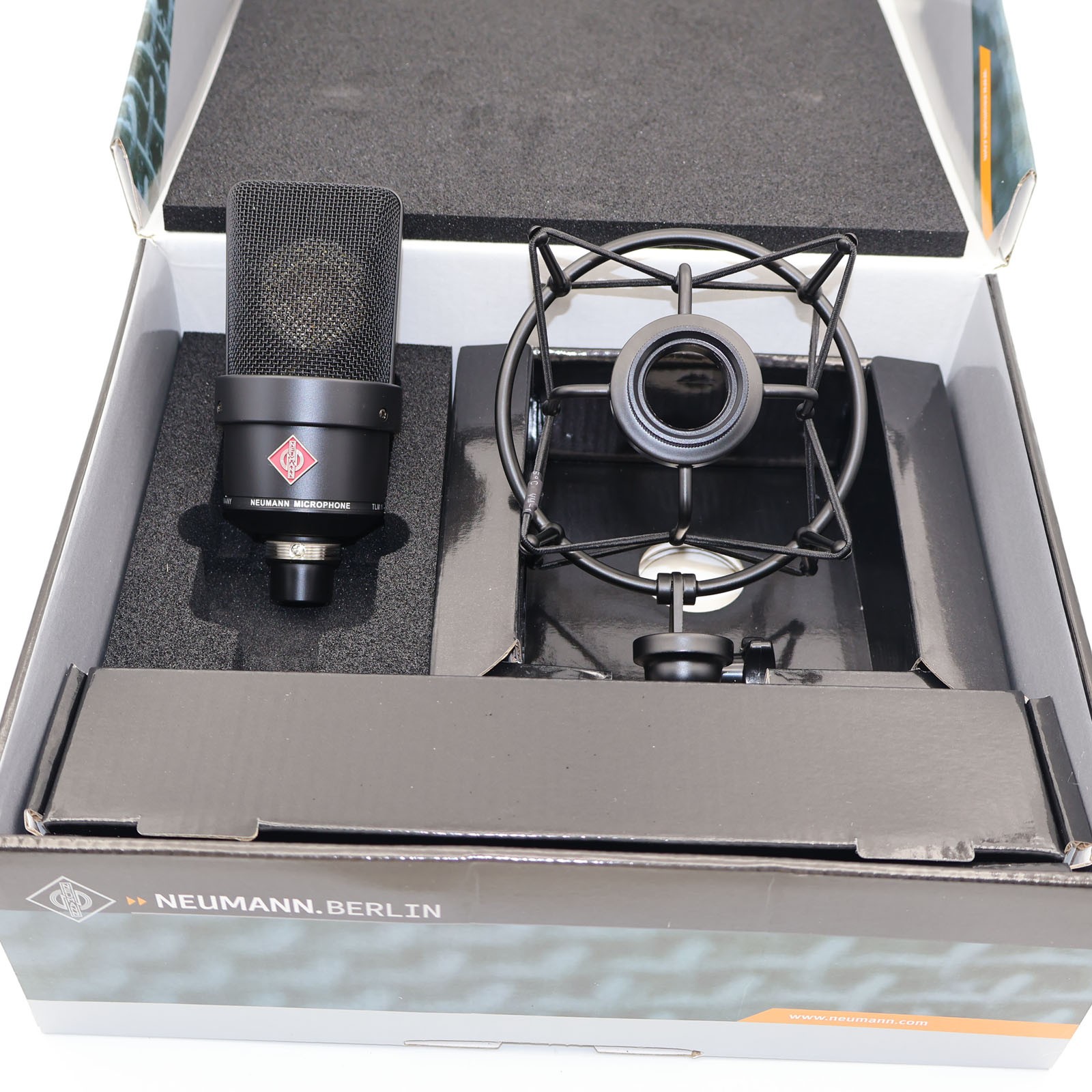 TLM 103 Black Neumann Large-diaphragm Condenser Nickel Microphone w/Shock Mount