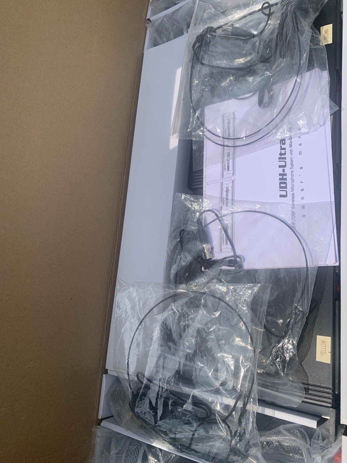 VocoPro UDH-4-Ultra UHF-DSP Hybrid Wireless Mic System