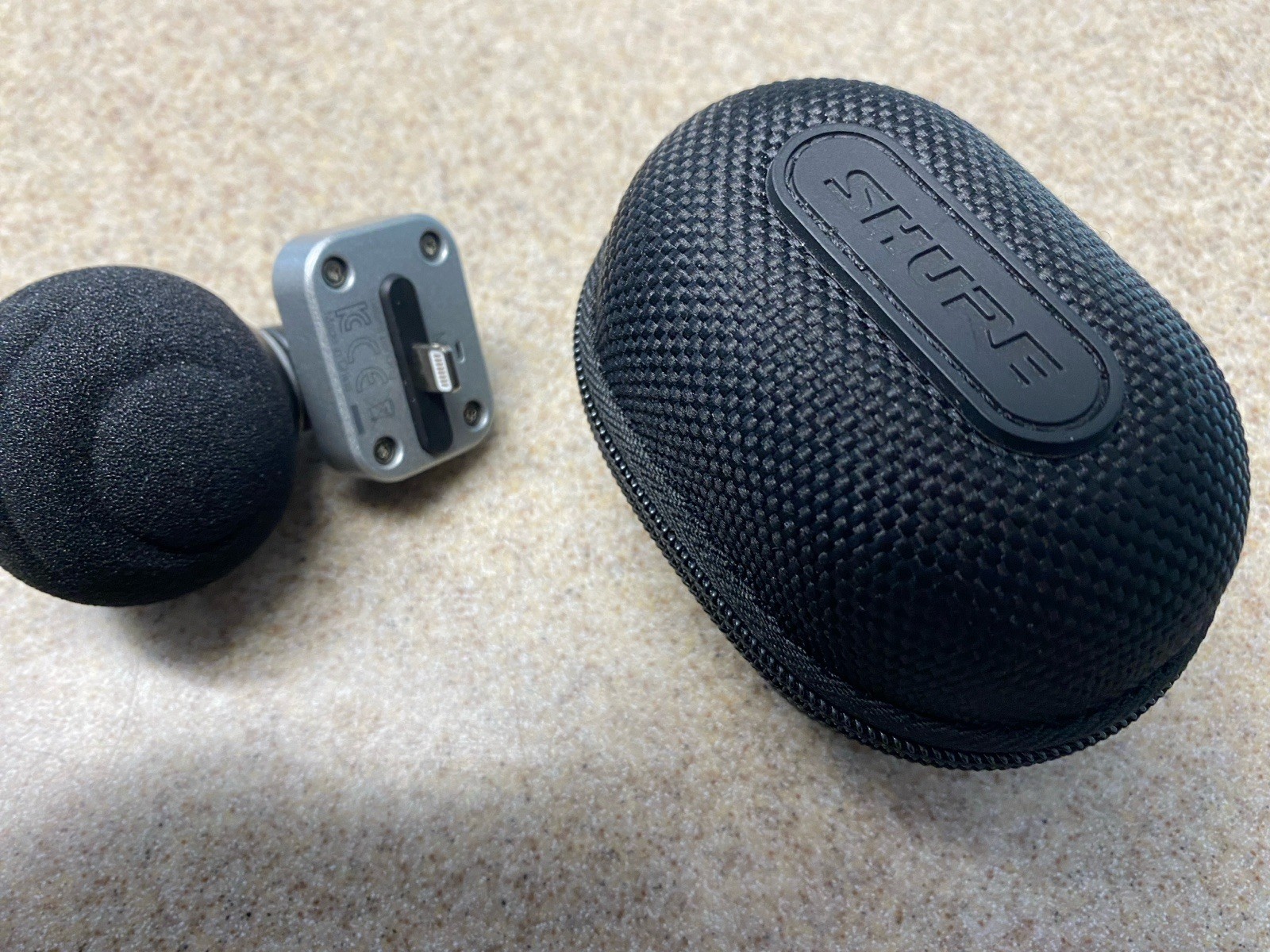 Shure MV88 Digital Stereo Condenser Microphone for iPhone/iPad (Lightning)