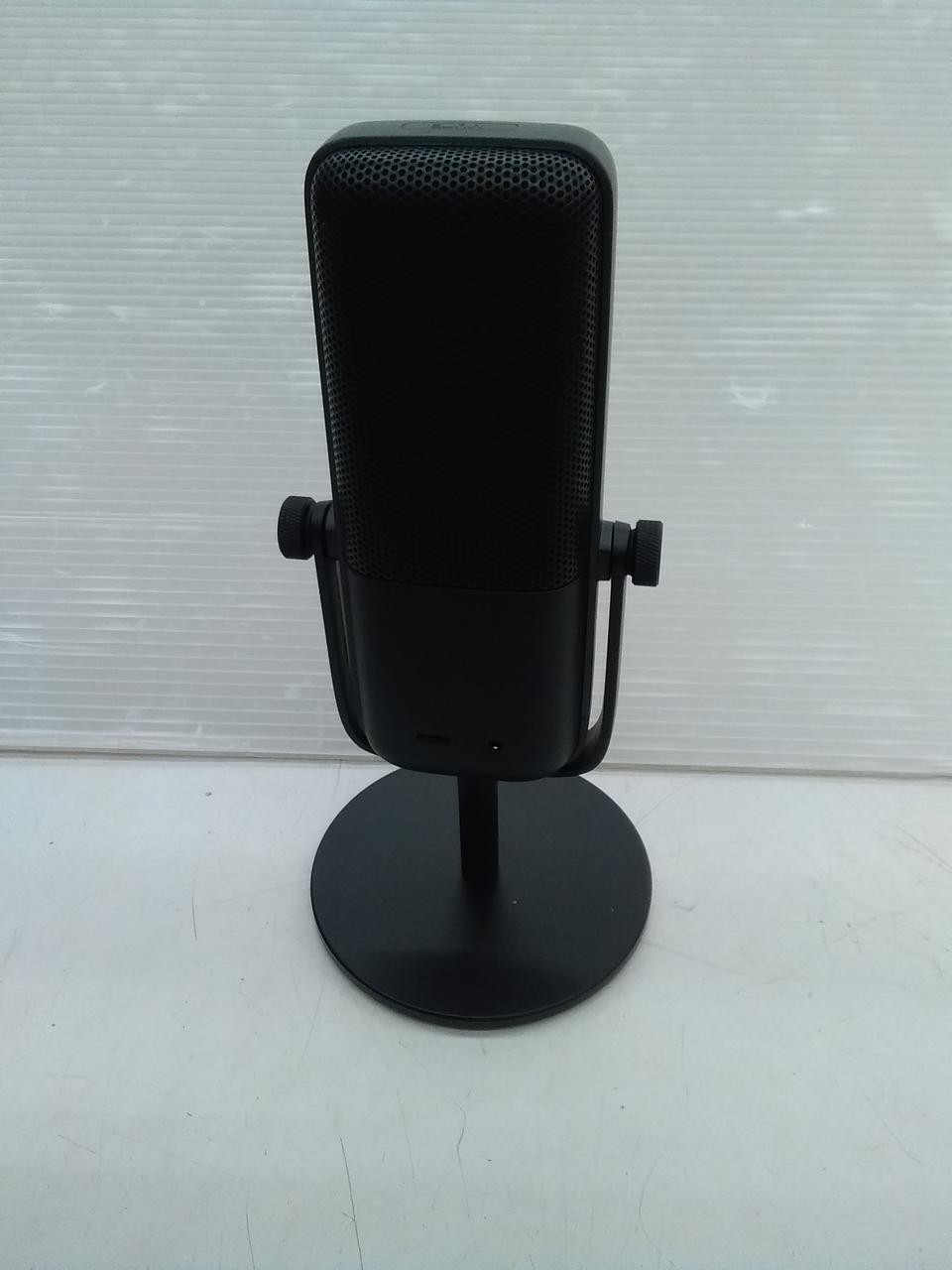 Elgato WAVE 3 Condenser Microphone Kit Pop Filter Shock Mount Used