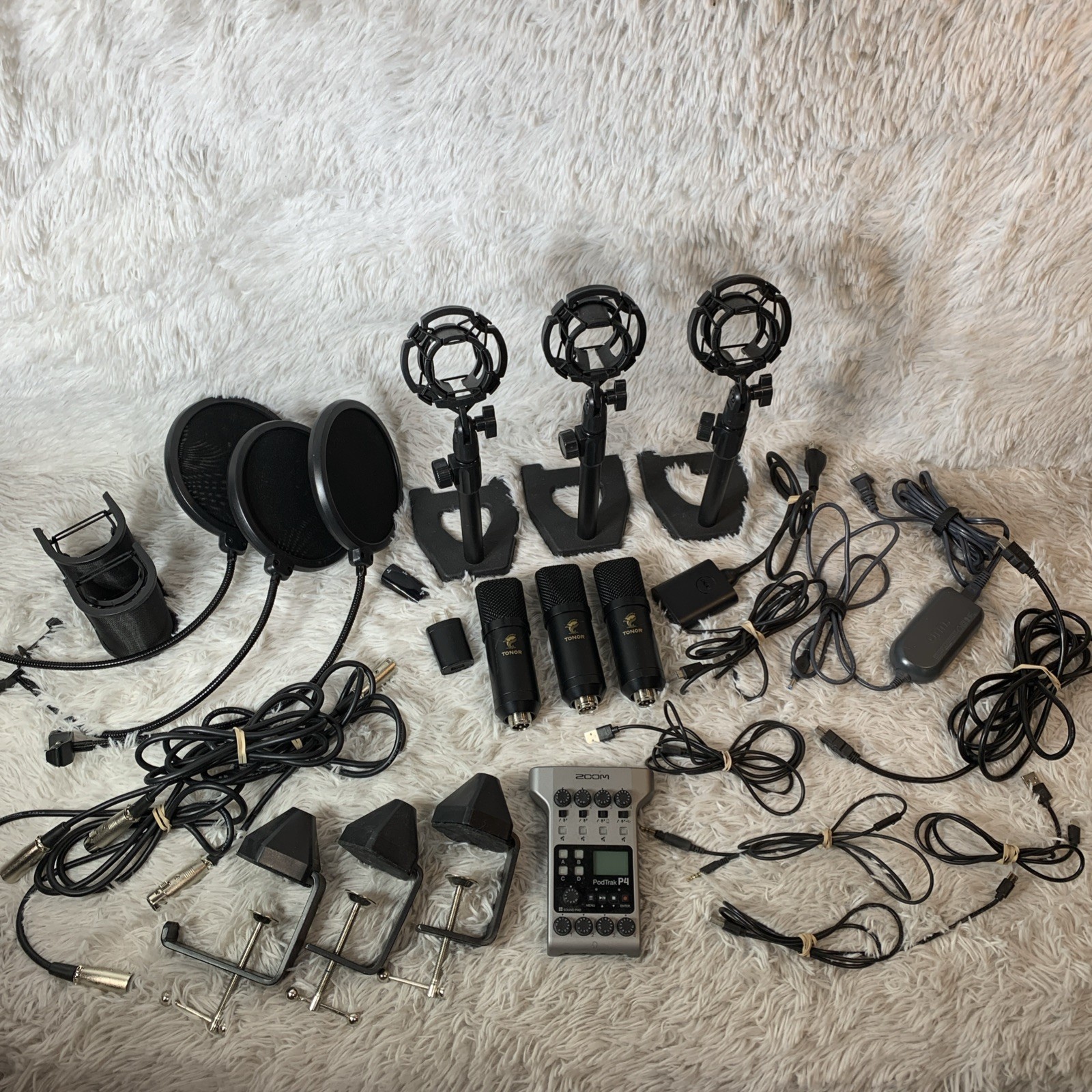 Zoom PodTrak P4 Multitrack Podcast Recorder & Condenser Microphone Set, Untested