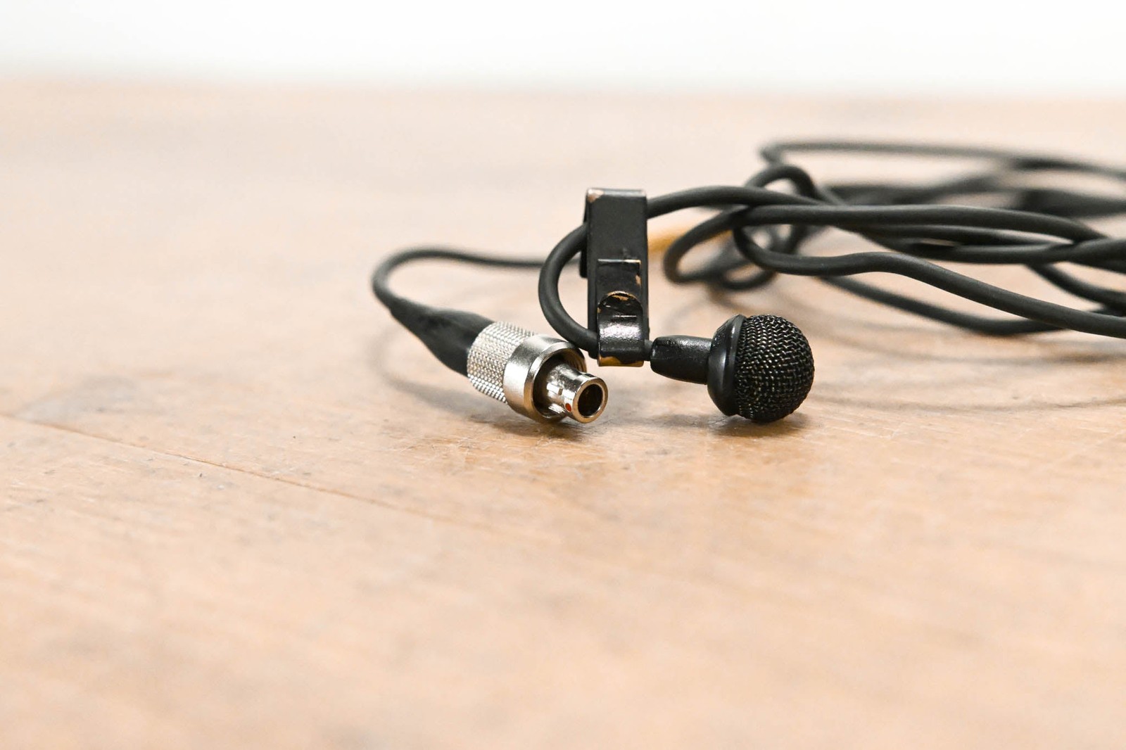 Sennheiser MKE 2 Lavalier Lapel Mic w/ 3-Pin Lemo Connector – Black CG012WQ