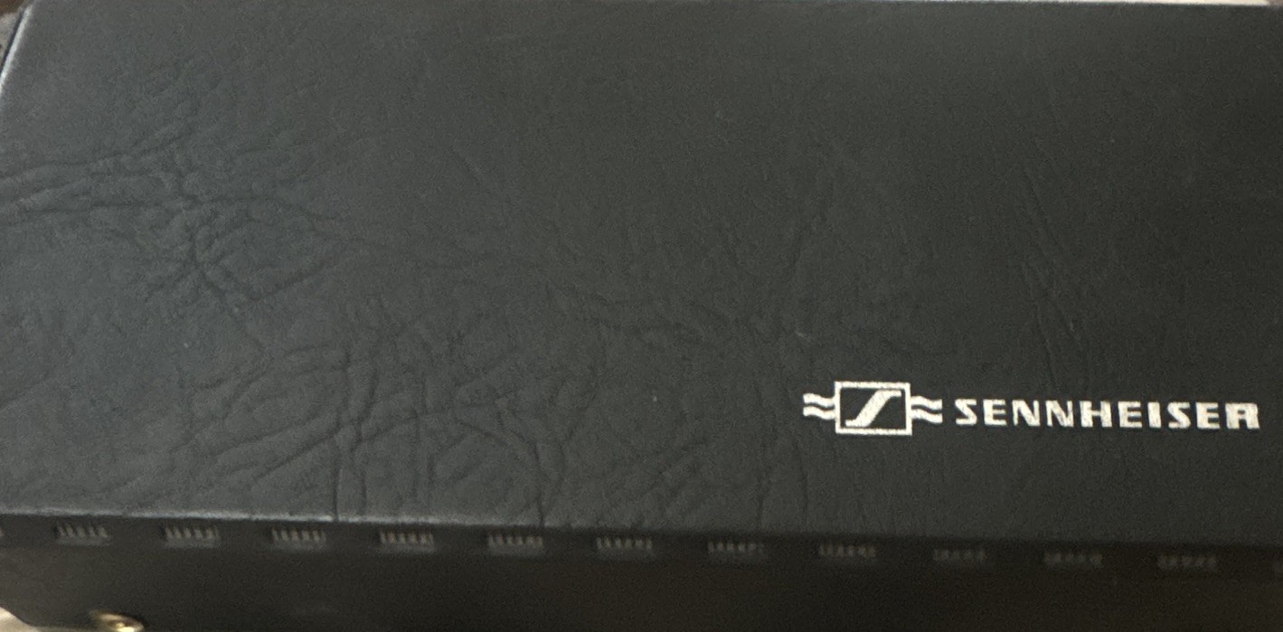 Sennheiser MD421 Wired Microphone, Black w/ Carrying Case and clip