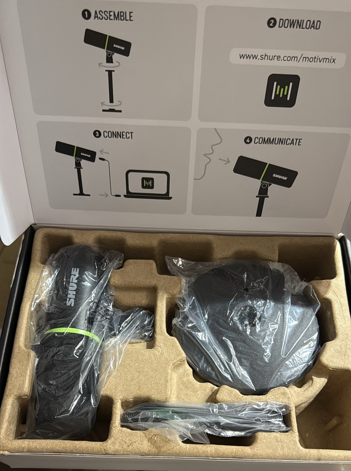 Shure MV6 USB Gaming Microphone for Streaming, Podcasting & Recording – Dynamic