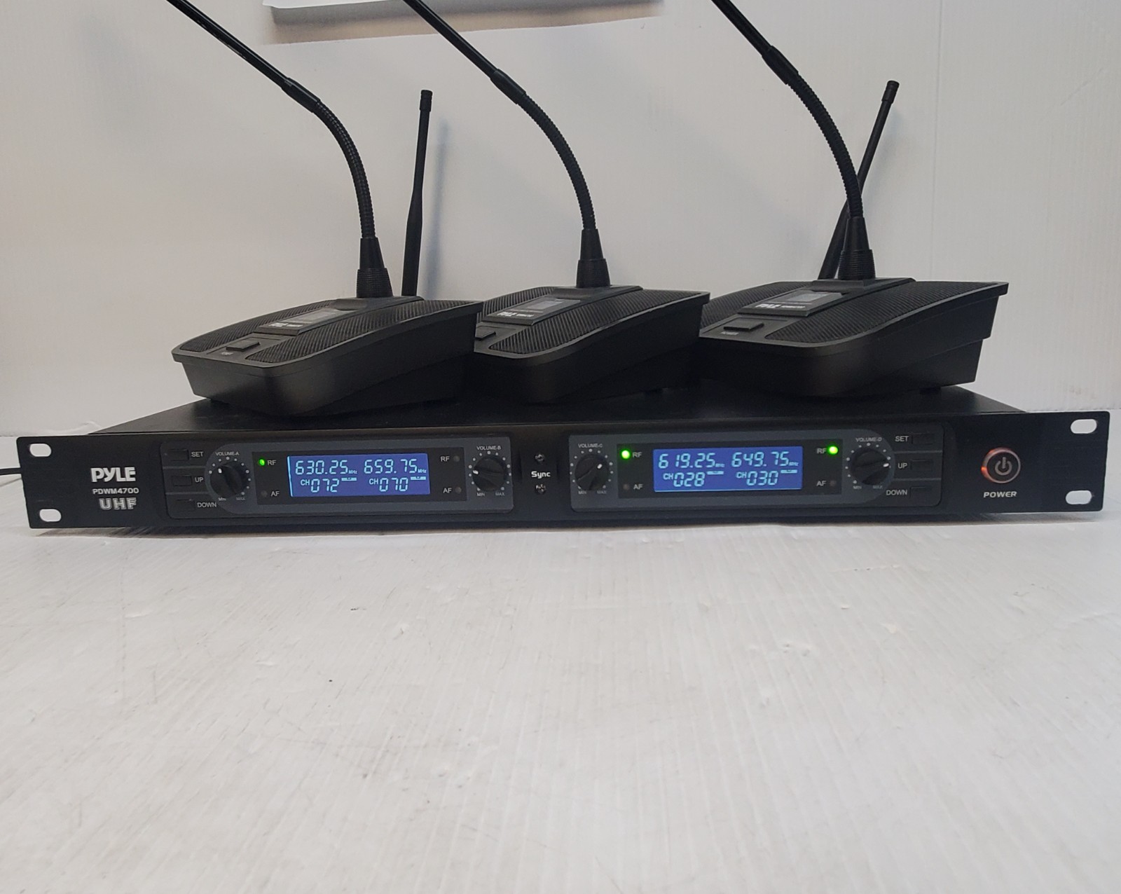 Pyle PDWM4700 UHF Wireless Conference Microphone System 3 Microphones