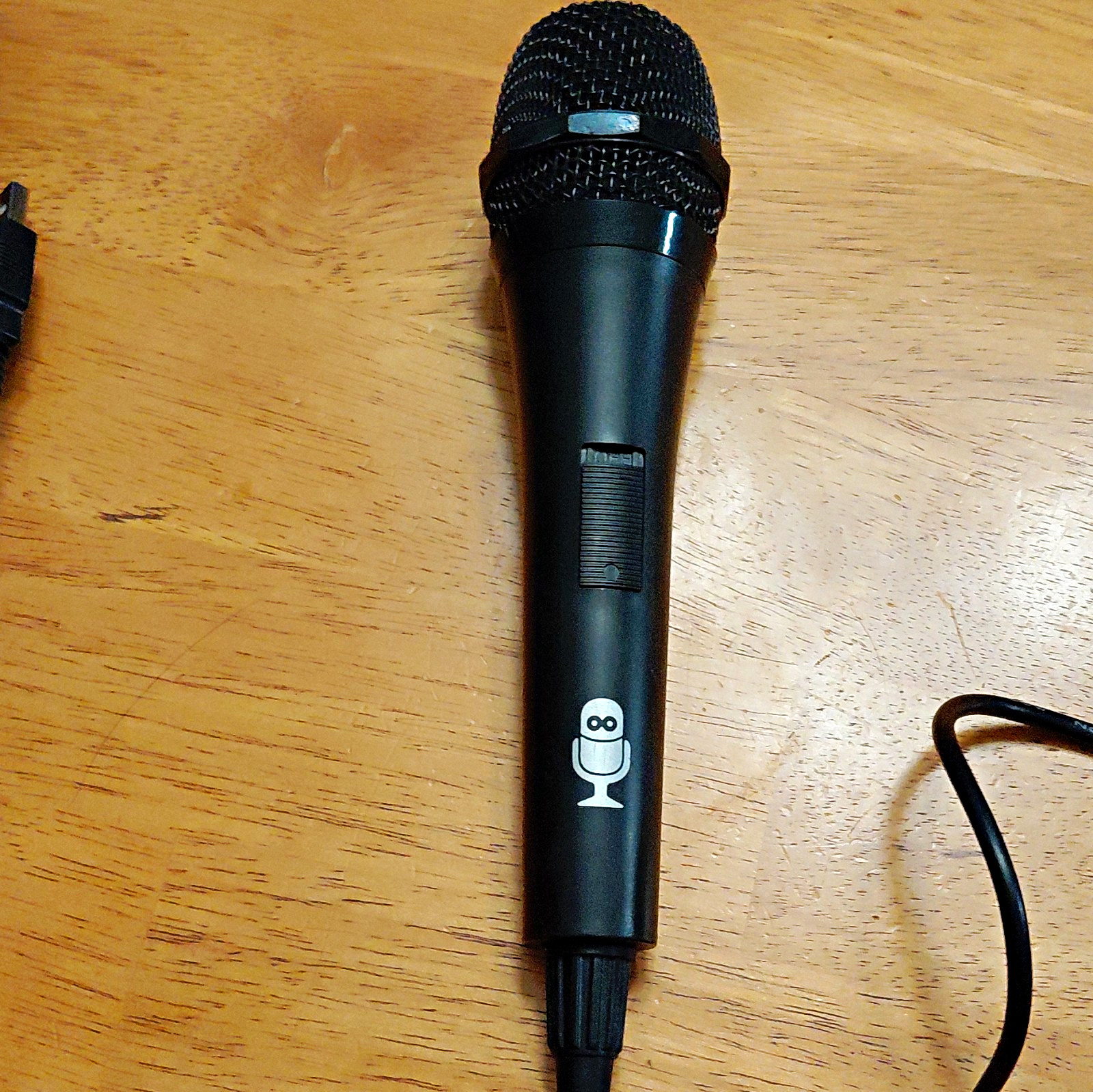 Wired Handheld/Stand-Held Microphone w/ On/Off Switch, Black