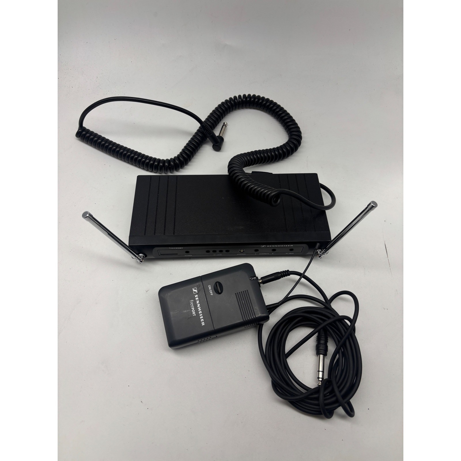 Sennheiser freePORT Wireless Instrument System EM 1-B Receiver SK 2-B Bodypack