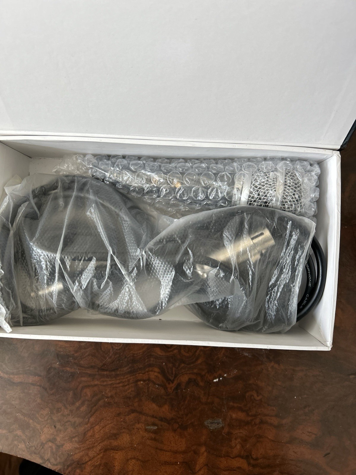 Proslogan DM-1817 Professional Dynamic Microphone XLR 3 Pin Wired Black