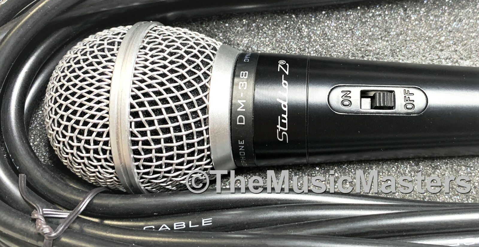 Professional Dynamic Handheld DJ Karaoke MICROPHONE w/Case XLR to 1/4″ Cable